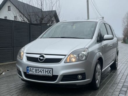 Серый Опель Зафира, объемом двигателя 1.8 л и пробегом 239 тыс. км за 5900 $, фото 1 на Automoto.ua