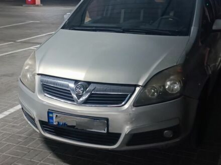 Серый Опель Зафира, объемом двигателя 1.8 л и пробегом 395 тыс. км за 4200 $, фото 1 на Automoto.ua