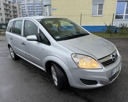 Серый Опель Зафира, объемом двигателя 1.9 л и пробегом 185 тыс. км за 3000 $, фото 1 на Automoto.ua