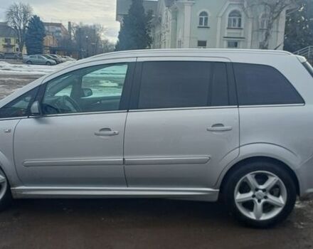 Серый Опель Зафира, объемом двигателя 1.9 л и пробегом 340 тыс. км за 5800 $, фото 1 на Automoto.ua