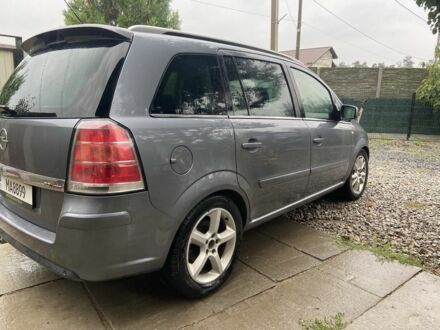 Серый Опель Зафира, объемом двигателя 2 л и пробегом 300 тыс. км за 4300 $, фото 1 на Automoto.ua