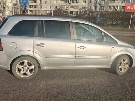 Серый Опель Зафира, объемом двигателя 1.9 л и пробегом 299 тыс. км за 6000 $, фото 1 на Automoto.ua