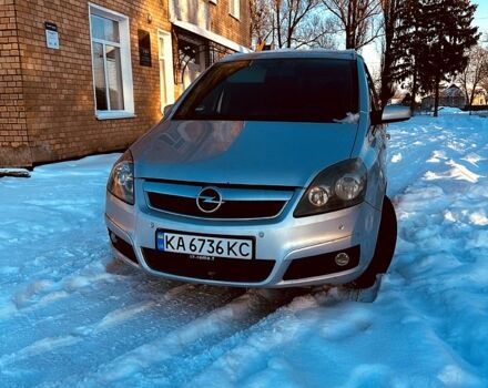 Серый Опель Зафира, объемом двигателя 1.9 л и пробегом 31400 тыс. км за 4300 $, фото 1 на Automoto.ua