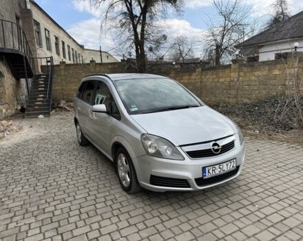 Серый Опель Зафира, объемом двигателя 1.9 л и пробегом 300 тыс. км за 2600 $, фото 1 на Automoto.ua