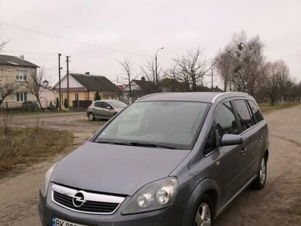 Серый Опель Зафира, объемом двигателя 1.9 л и пробегом 300 тыс. км за 4950 $, фото 1 на Automoto.ua