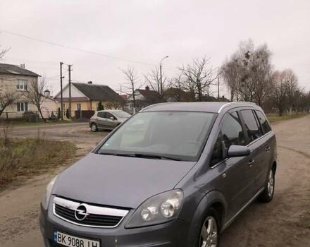 Серый Опель Зафира, объемом двигателя 1.9 л и пробегом 300 тыс. км за 4950 $, фото 1 на Automoto.ua
