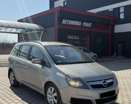 Серый Опель Зафира, объемом двигателя 1.9 л и пробегом 340 тыс. км за 2300 $, фото 1 на Automoto.ua