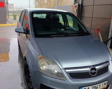 Серый Опель Зафира, объемом двигателя 1.6 л и пробегом 210 тыс. км за 5800 $, фото 1 на Automoto.ua
