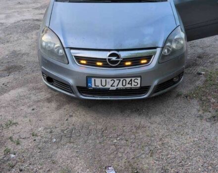 Серый Опель Зафира, объемом двигателя 1.9 л и пробегом 372 тыс. км за 2800 $, фото 1 на Automoto.ua