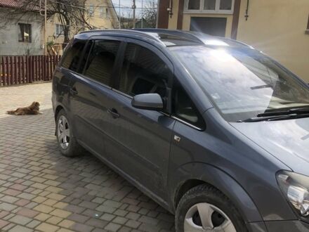 Серый Опель Зафира, объемом двигателя 1.9 л и пробегом 228 тыс. км за 5700 $, фото 1 на Automoto.ua