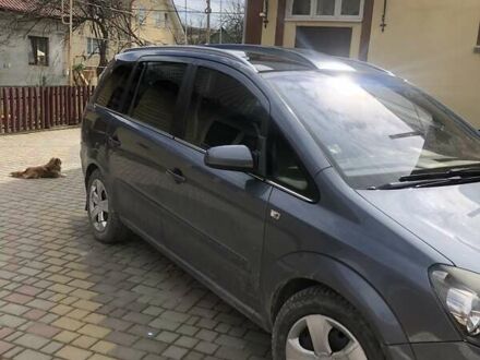 Серый Опель Зафира, объемом двигателя 1.9 л и пробегом 228 тыс. км за 5700 $, фото 1 на Automoto.ua