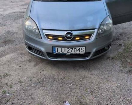 Серый Опель Зафира, объемом двигателя 1.9 л и пробегом 372 тыс. км за 2800 $, фото 1 на Automoto.ua