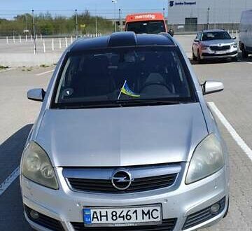 Опель Зафіра 2007 у Чернівцях на Automoto.ua Сірий Опель Зафіра, об'ємом двигуна 1.9 л та пробігом 280 тис. км за 4544 $, фото 1 на Automoto.ua