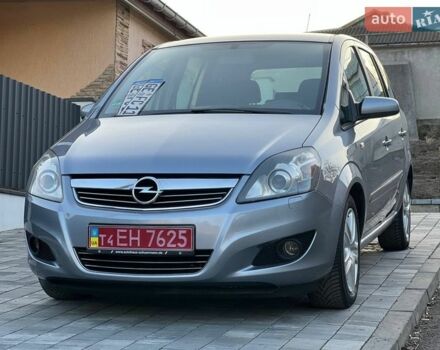Серый Опель Зафира, объемом двигателя 1.8 л и пробегом 239 тыс. км за 6600 $, фото 1 на Automoto.ua