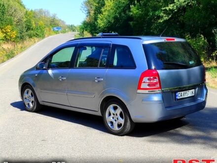 Опель Зафіра 2008 у Звенигородка на Automoto.ua Сірий Опель Зафіра, об'ємом двигуна 1.9 л та пробігом 340 тис. км за 7200 $, фото 1 на Automoto.ua