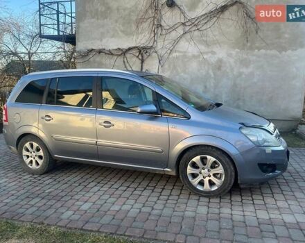 Серый Опель Зафира, объемом двигателя 1.69 л и пробегом 240 тыс. км за 5200 $, фото 1 на Automoto.ua