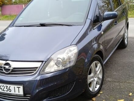 Серый Опель Зафира, объемом двигателя 1.7 л и пробегом 217 тыс. км за 4999 $, фото 1 на Automoto.ua