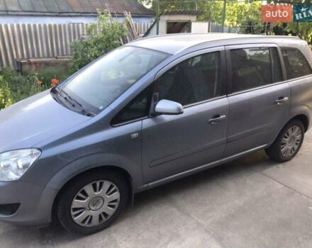 Серый Опель Зафира, объемом двигателя 1.6 л и пробегом 170 тыс. км за 4500 $, фото 1 на Automoto.ua