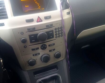 Серый Опель Зафира, объемом двигателя 1.7 л и пробегом 347 тыс. км за 6000 $, фото 1 на Automoto.ua