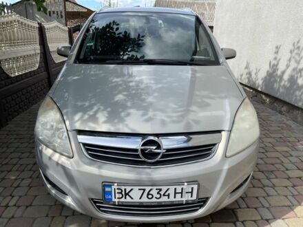 Опель Зафіра 2008 у Луцьку на Automoto.ua Сірий Опель Зафіра, об'ємом двигуна 1.6 л та пробігом 205 тис. км за 6000 $, фото 1 на Automoto.ua