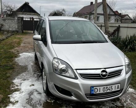 Серый Опель Зафира, объемом двигателя 1.6 л и пробегом 2 тыс. км за 5000 $, фото 1 на Automoto.ua