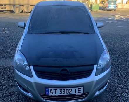 Серый Опель Зафира, объемом двигателя 1.9 л и пробегом 35000 тыс. км за 5800 $, фото 1 на Automoto.ua