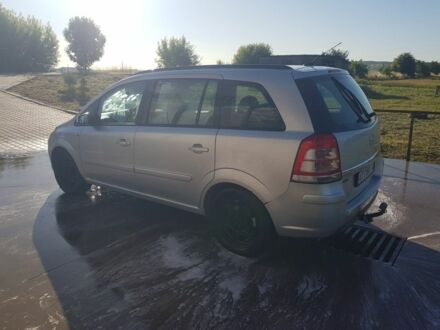 Серый Опель Зафира, объемом двигателя 1.7 л и пробегом 275 тыс. км за 6500 $, фото 1 на Automoto.ua