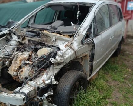 Серый Опель Зафира, объемом двигателя 1.8 л и пробегом 100 тыс. км за 3200 $, фото 1 на Automoto.ua