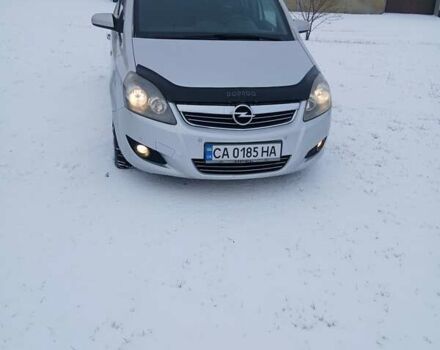 Серый Опель Зафира, объемом двигателя 1.69 л и пробегом 318 тыс. км за 6300 $, фото 1 на Automoto.ua