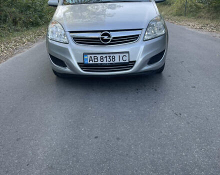 Серый Опель Зафира, объемом двигателя 1.6 л и пробегом 208 тыс. км за 5800 $, фото 1 на Automoto.ua