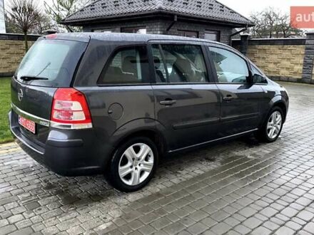 Серый Опель Зафира, объемом двигателя 1.6 л и пробегом 198 тыс. км за 6150 $, фото 1 на Automoto.ua