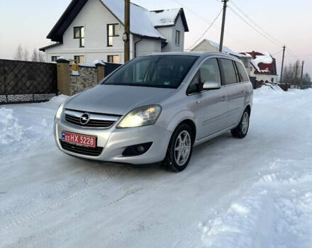 Серый Опель Зафира, объемом двигателя 1.6 л и пробегом 217 тыс. км за 6250 $, фото 1 на Automoto.ua