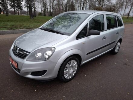 Серый Опель Зафира, объемом двигателя 1.6 л и пробегом 190 тыс. км за 5600 $, фото 1 на Automoto.ua