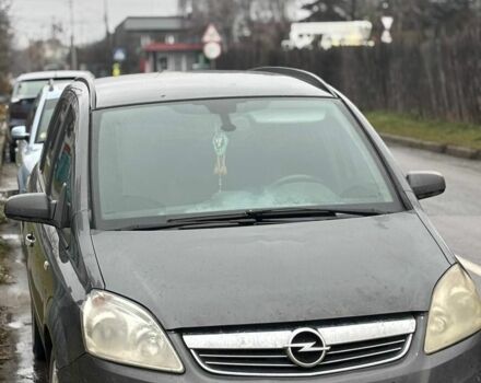 Серый Опель Зафира, объемом двигателя 1.7 л и пробегом 346 тыс. км за 5000 $, фото 1 на Automoto.ua