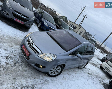 Серый Опель Зафира, объемом двигателя 1.8 л и пробегом 249 тыс. км за 6999 $, фото 1 на Automoto.ua