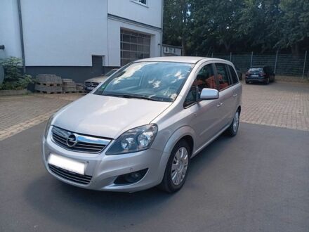 Опель Зафира 2009 в Вознесенске на Automoto.ua Серый Опель Зафира, объемом двигателя 0 л и пробегом 228 тыс. км за 2214 $, фото 1 на Automoto.ua