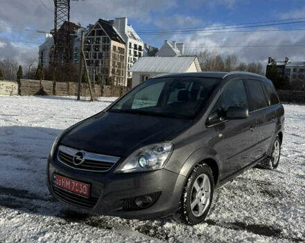 Серый Опель Зафира, объемом двигателя 1.6 л и пробегом 190 тыс. км за 7000 $, фото 1 на Automoto.ua