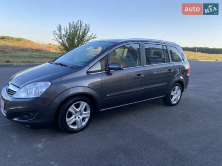 Серый Опель Зафира, объемом двигателя 1.8 л и пробегом 190 тыс. км за 7700 $, фото 1 на Automoto.ua