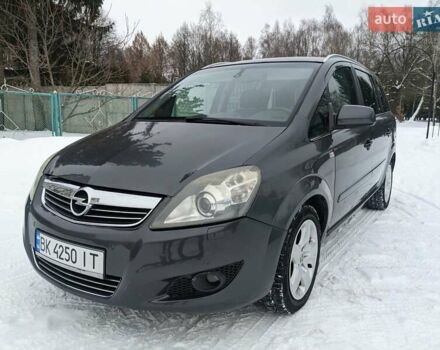 Серый Опель Зафира, объемом двигателя 1.9 л и пробегом 170 тыс. км за 6800 $, фото 1 на Automoto.ua
