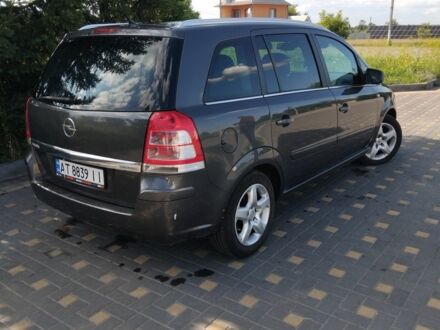 Серый Опель Зафира, объемом двигателя 1.7 л и пробегом 100 тыс. км за 6500 $, фото 1 на Automoto.ua