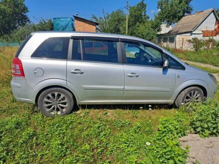 Серый Опель Зафира, объемом двигателя 1.7 л и пробегом 2 тыс. км за 6500 $, фото 1 на Automoto.ua