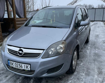 Серый Опель Зафира, объемом двигателя 1.9 л и пробегом 286 тыс. км за 6500 $, фото 1 на Automoto.ua