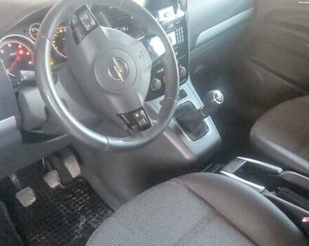 Серый Опель Зафира, объемом двигателя 1.69 л и пробегом 211 тыс. км за 8500 $, фото 1 на Automoto.ua