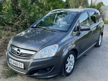 Сірий Опель Зафіра, об'ємом двигуна 1.8 л та пробігом 220 тис. км за 8000 $, фото 1 на Automoto.ua