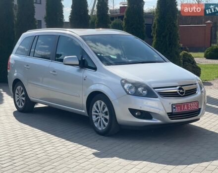 Серый Опель Зафира, объемом двигателя 1.8 л и пробегом 183 тыс. км за 7099 $, фото 1 на Automoto.ua