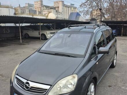 Серый Опель Зафира, объемом двигателя 1.7 л и пробегом 226 тыс. км за 8000 $, фото 1 на Automoto.ua