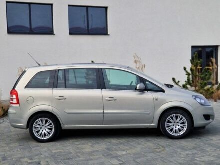 Серый Опель Зафира, объемом двигателя 0 л и пробегом 322 тыс. км за 4200 $, фото 1 на Automoto.ua