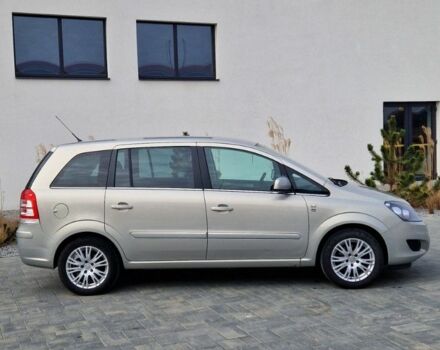 Серый Опель Зафира, объемом двигателя 0 л и пробегом 322 тыс. км за 4200 $, фото 1 на Automoto.ua