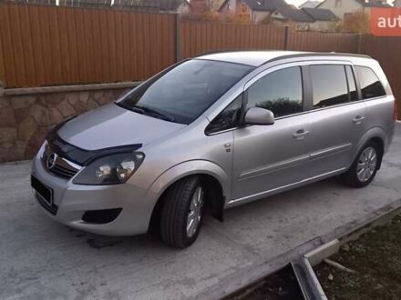 Серый Опель Зафира, объемом двигателя 1.7 л и пробегом 265 тыс. км за 6550 $, фото 1 на Automoto.ua