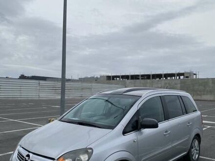 Опель Зафира 2010 в Львове на Automoto.ua Серый Опель Зафира, объемом двигателя 1.7 л и пробегом 267 тыс. км за 6599 $, фото 1 на Automoto.ua